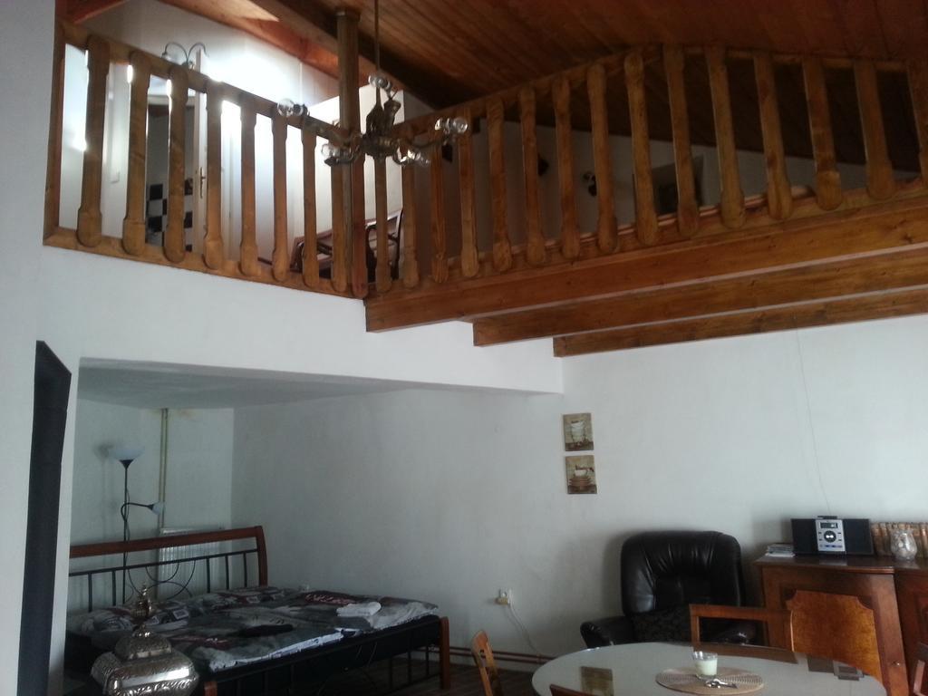 Penzion U Tomase Jindřichŭv Hradec Rum bild